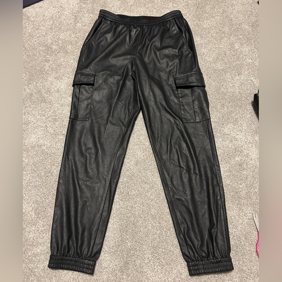BCBG maxazaria Cargo Joggers ~ size XS - Picture 5 of 10